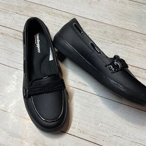 Grasshoppers woman’s black slip on casual shoes. Size 5.5 W.